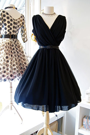 Маленькое чёрное платье. Изящество и минимализм